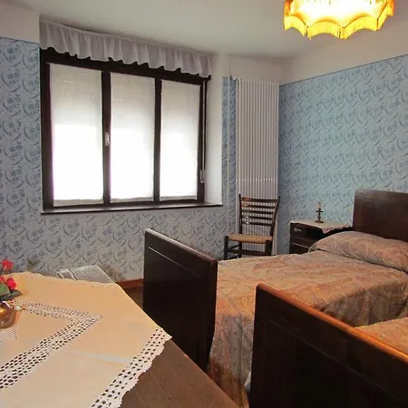 Joe's Place 3*